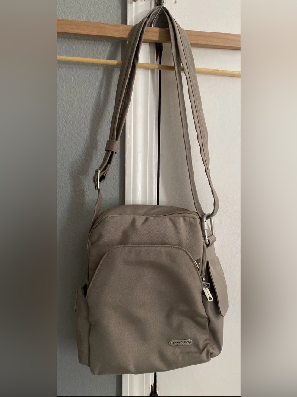 Travelon beige Crossbody multi/pocket Organizer Bag with card slots